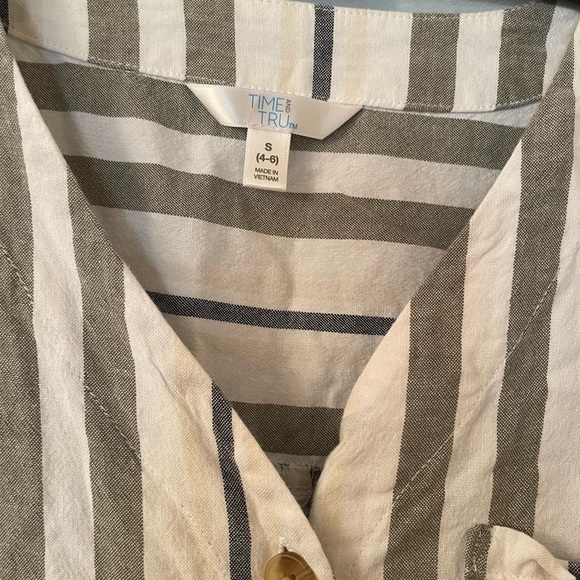 Time and Tru Striped Button Down Shirt Size Small - Picture 3 of 4